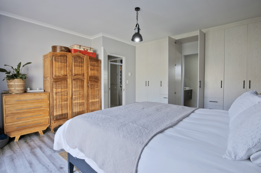 3 Bedroom Property for Sale in Sunningdale Western Cape